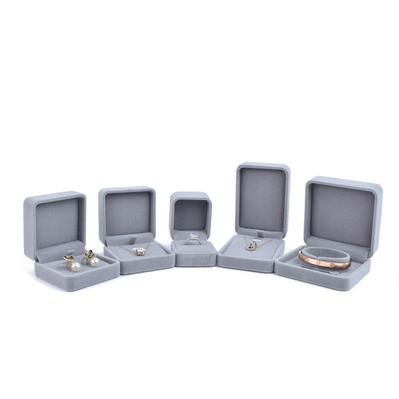 jewelry velvet box .jpg