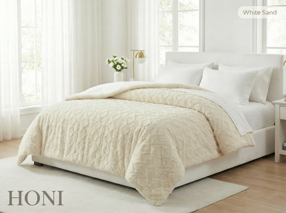 honi-bedding-white-sand-fluffy-sherpa-comforter-bedroom-clean-aesthetic-12.png