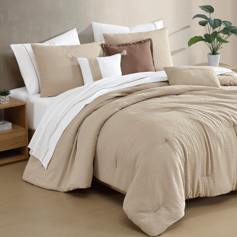 HONI Paiget 10-Piece Luxury Duvet Set – Premium Filling for Superior Comfort