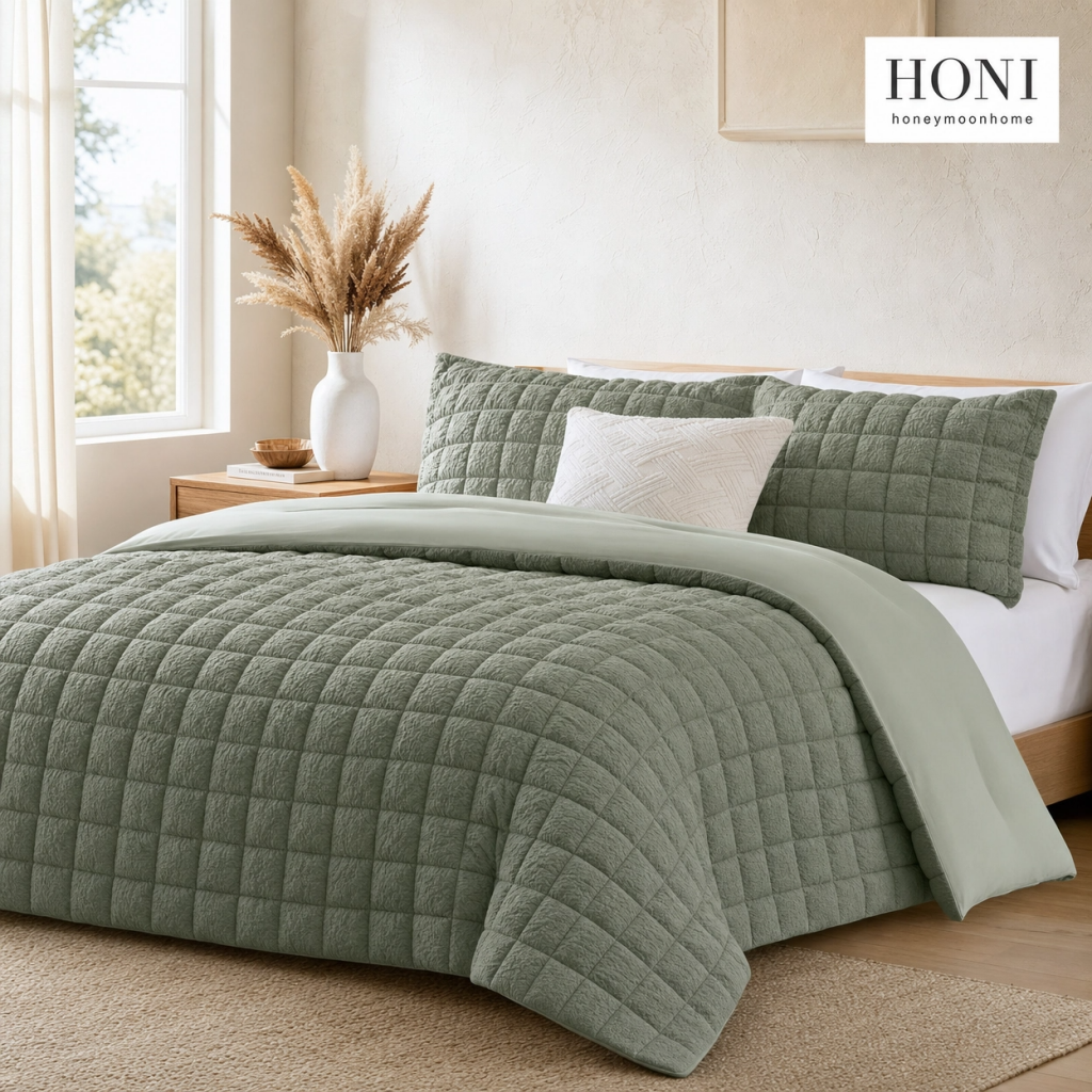 Premium Reversible 4-Piece Comforter Set – 170gsm 4-Way Stretch Crinkle Seersucker + 90gsm Washed Brushed Fabric | All-Season Breathable Bedding for Hotels & Home