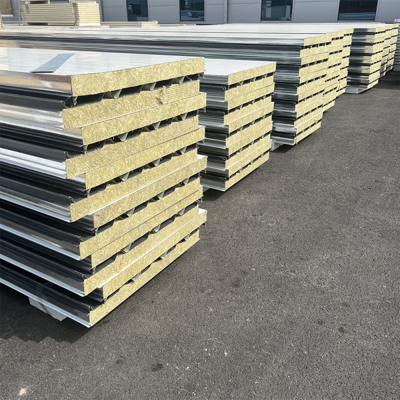 What Factors Influence the Cost of Sandwich Panel Roofs?