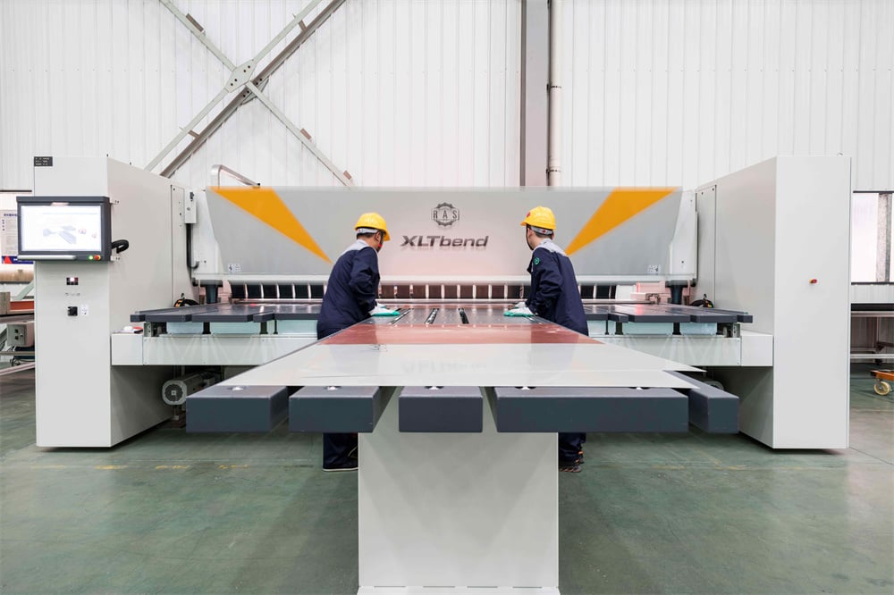 XLTbend Metal Sheet Up-Down Bending Machine of RAS GmbH, Germany