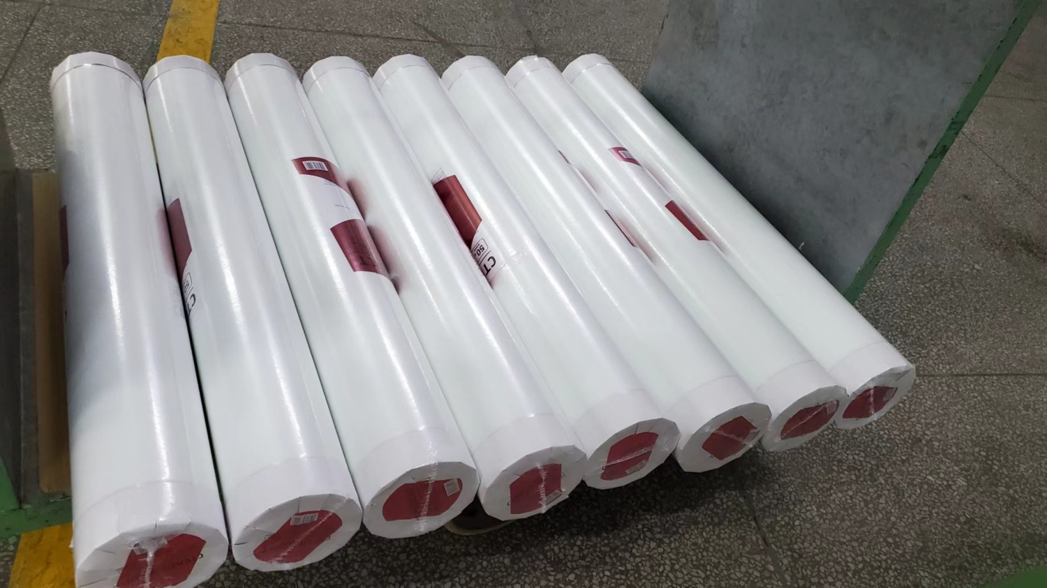 White Durable Thin Fiberglass Roof Mat / Tissue for Waterproof  Solution manufacture