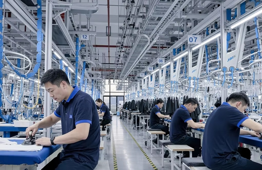 50 Pieces to 50,000: How Low MOQ Manufacturing is Fueling the Next Wave of Streetwear Brands