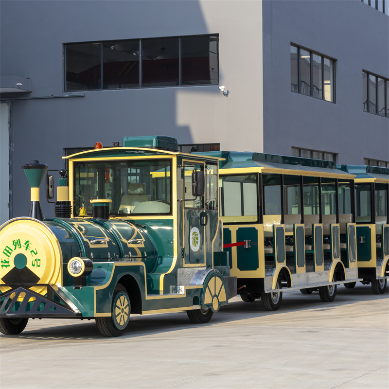 42座电动墨绿黄火车.jpg