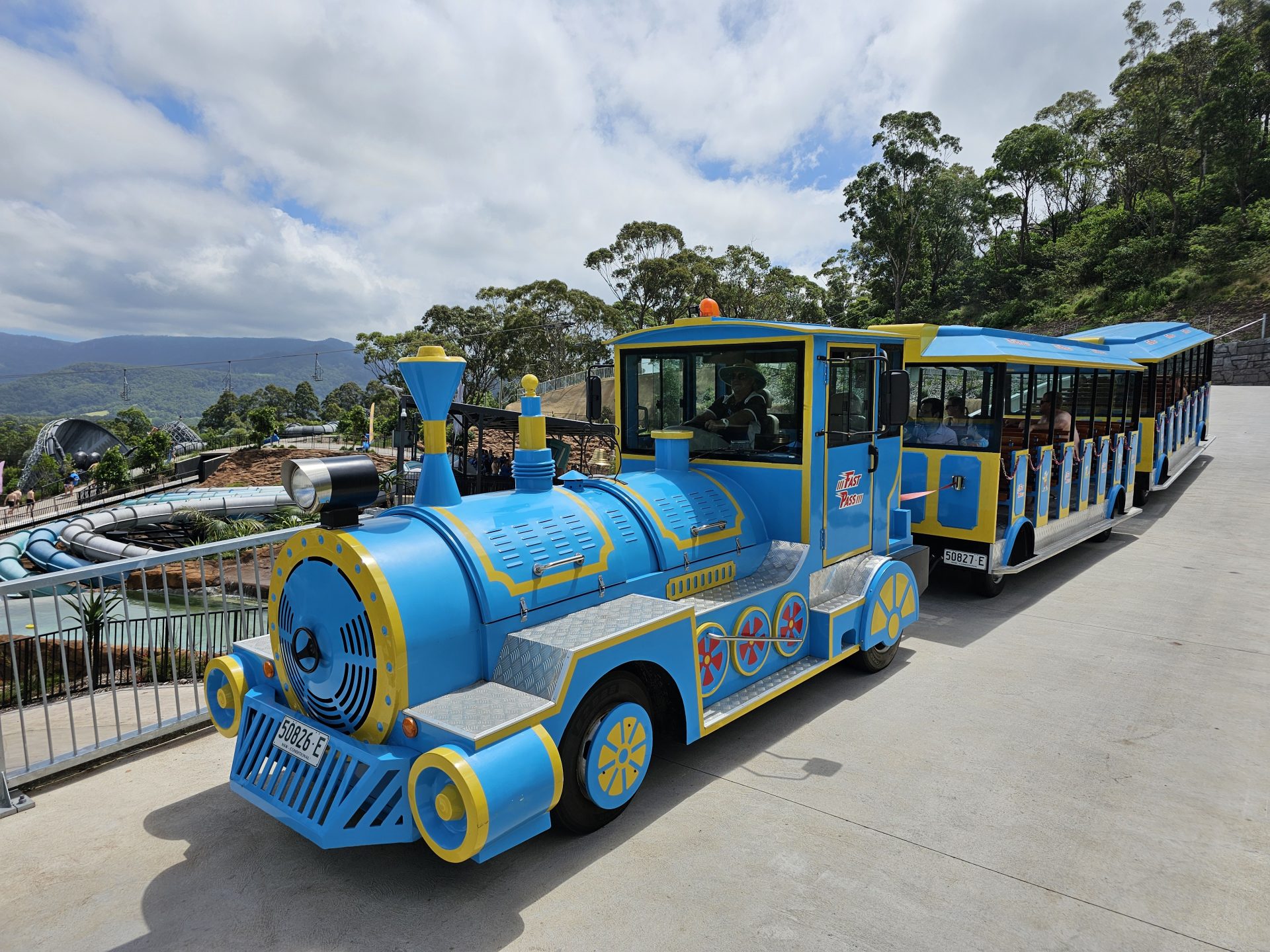 Aodudu Diesel Trackless Train Delivered to Jamberoo Action Park in Australia