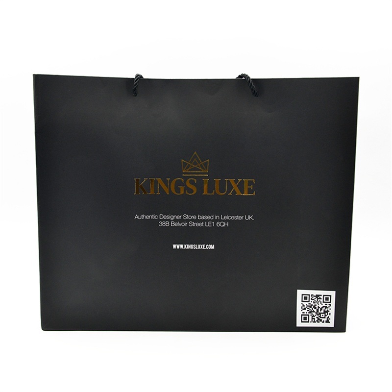 PB001 Sacos de papel cartonado pretos Bosing de luxo com estampagem em folha dourada e logotipo personalizado