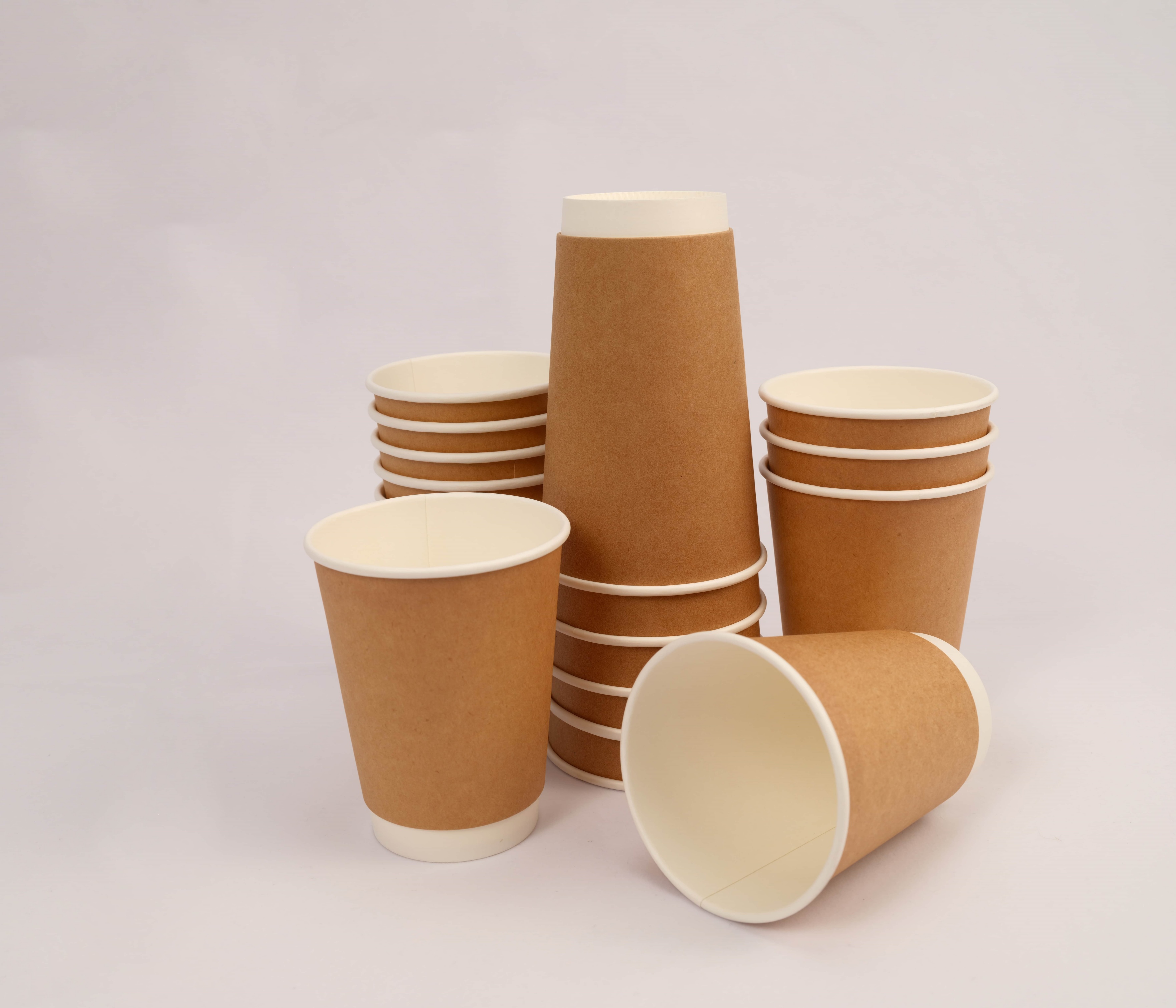 ¿Cómo puede un proveedor de vasos de papel ayudar a simplificar las operaciones de envasado?