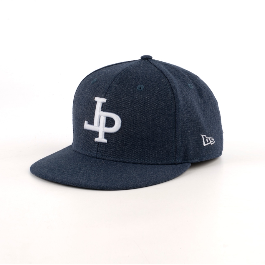 Casquette de baseball personnalisée haut de gamme, ajustée, en coton, avec visière plate et structure rigide, broderie 3D, casquette professionnelle de baseball avec broderie de logo personnalisé, adaptée à l’usage quotidien et aux activités en extérieur