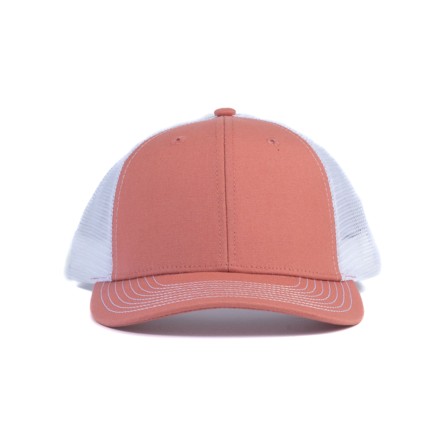 قبعة بيسبول فاخرة مخصصة من 6 أجزاء، ذات تاج منظم وظهر شبكي على طراز قبعات السائقين (Trucker Cap)، وهي قبعة بيسبول احترافية تحمل شعارًا مخصصًا مُطرَّزًا، مناسبة للارتداء اليومي والأنشطة الخارجية