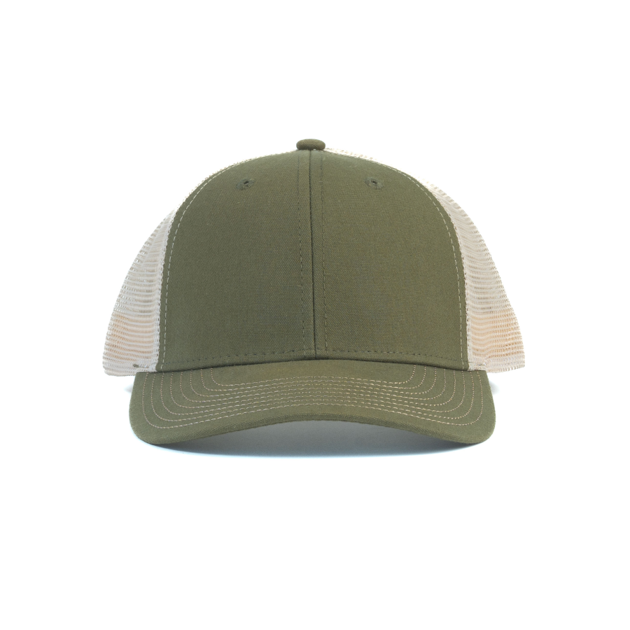 قبعة بيسبول فاخرة مخصصة من 6 أجزاء، ذات تاج منظم وظهر شبكي على طراز قبعات السائقين (Trucker Cap)، وهي قبعة بيسبول احترافية تحمل شعارًا مخصصًا مُطرَّزًا، مناسبة للارتداء اليومي والأنشطة الخارجية