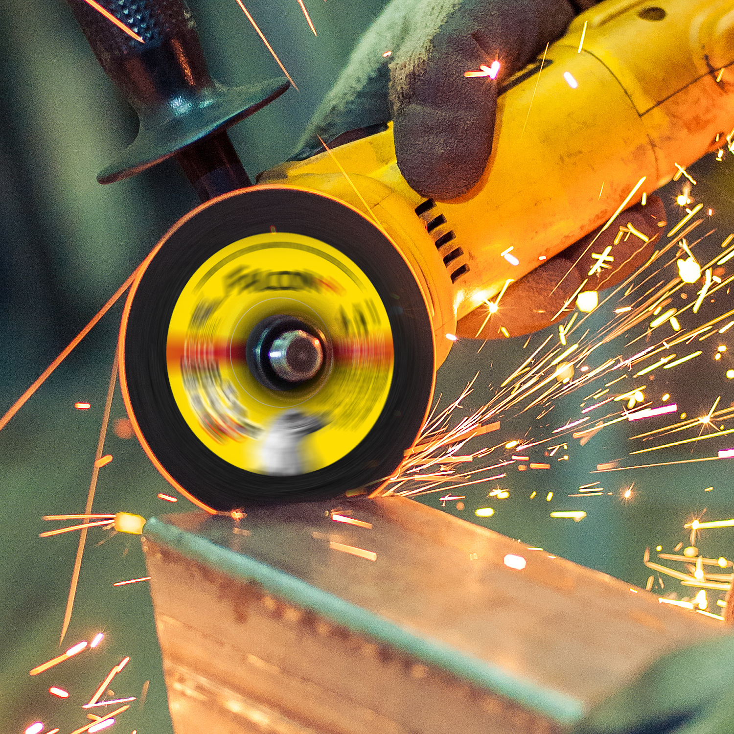 Was zeichnet eine hochwertige Metallschneidscheibe für Winkelschleifer aus?