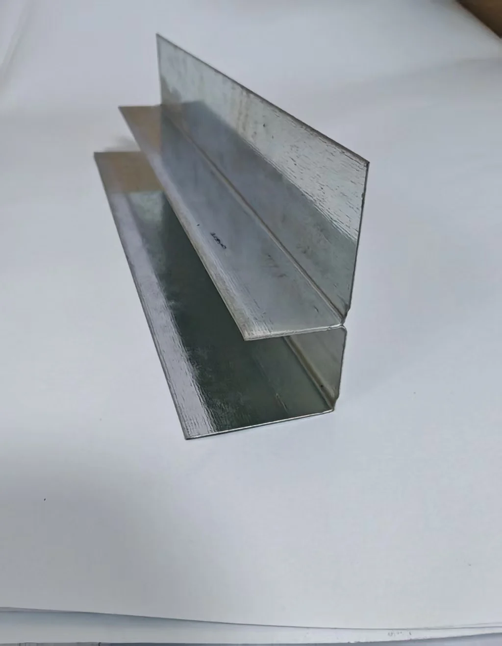 Cosa considerare quando si acquistano piastrelle per soffitto in gesso PVC