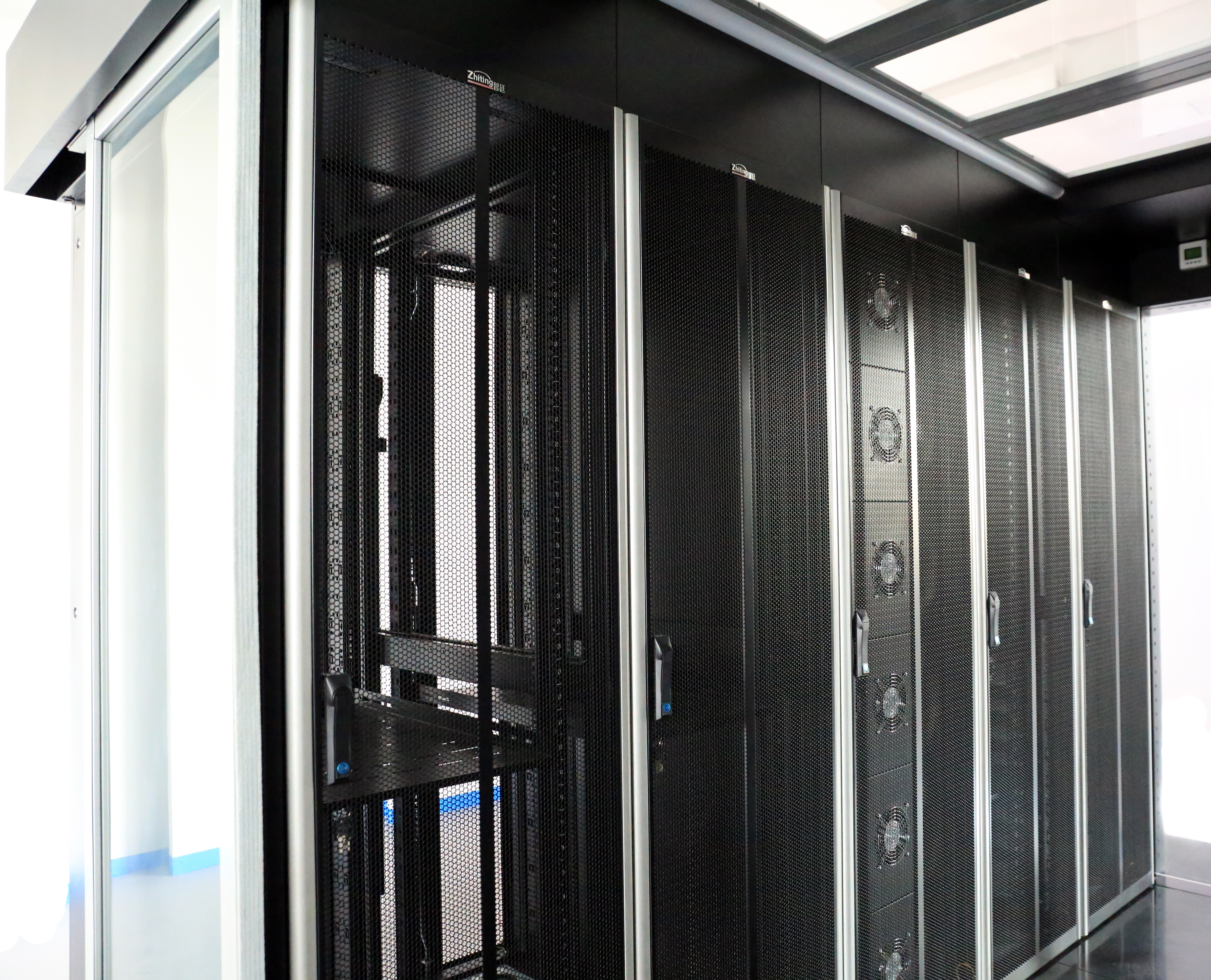 Optimizing Data Center Cold Aisle for Enhanced Efficiency