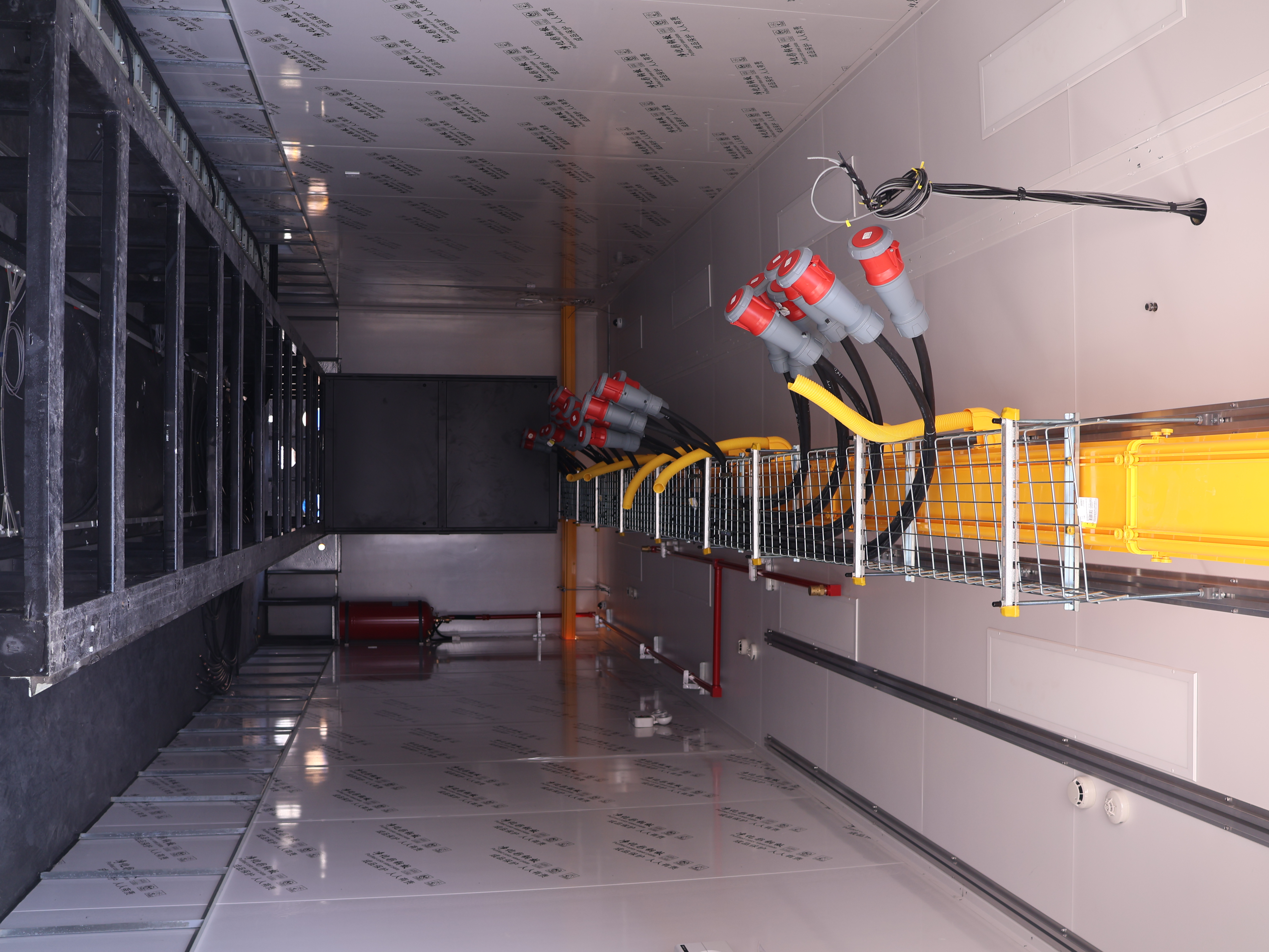 Transform Your Operations with Energy Efficient Prefabricated Data Centers