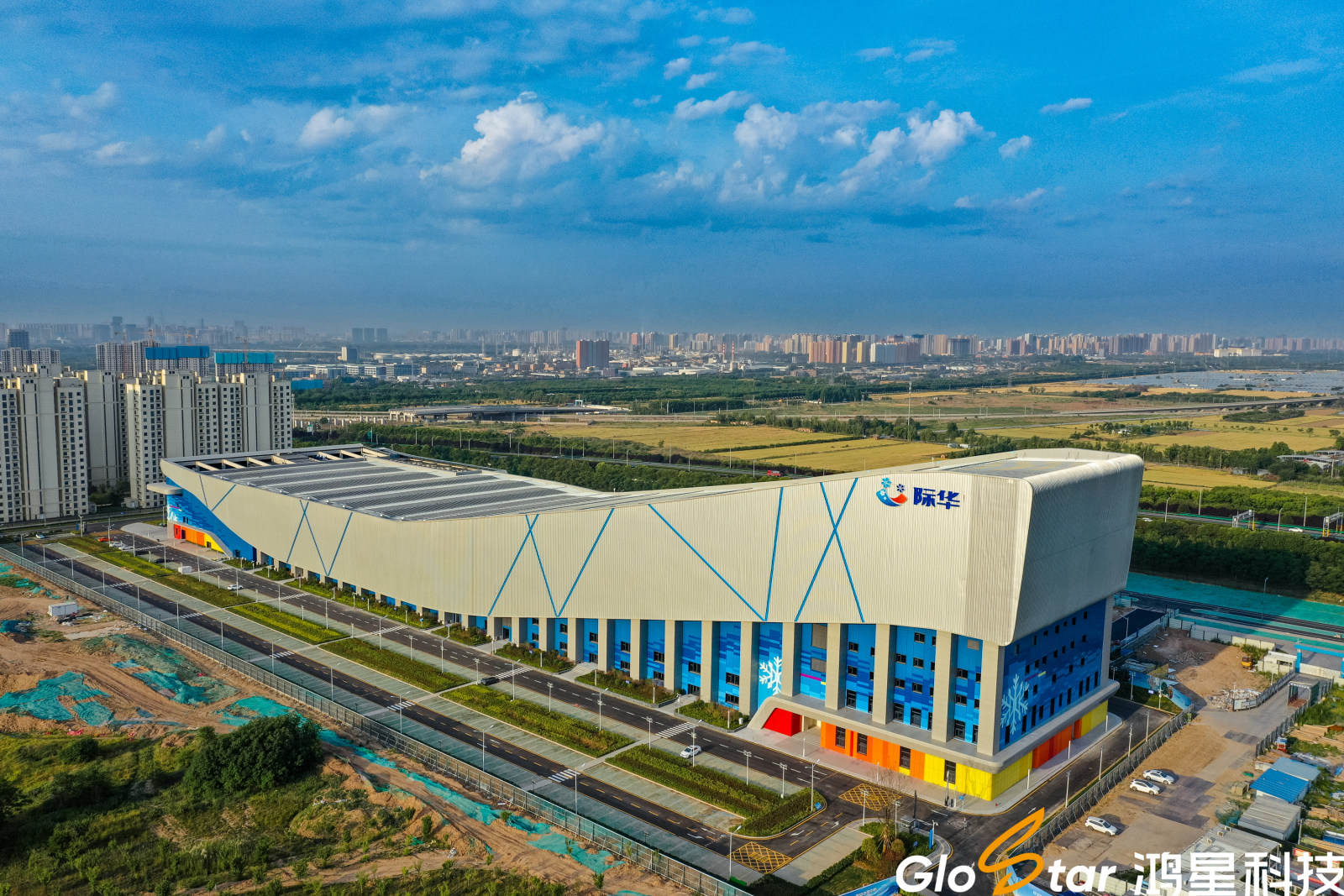Solar Photovoltaic Sandwich Panel Roof for Ski Centers (2).jpg
