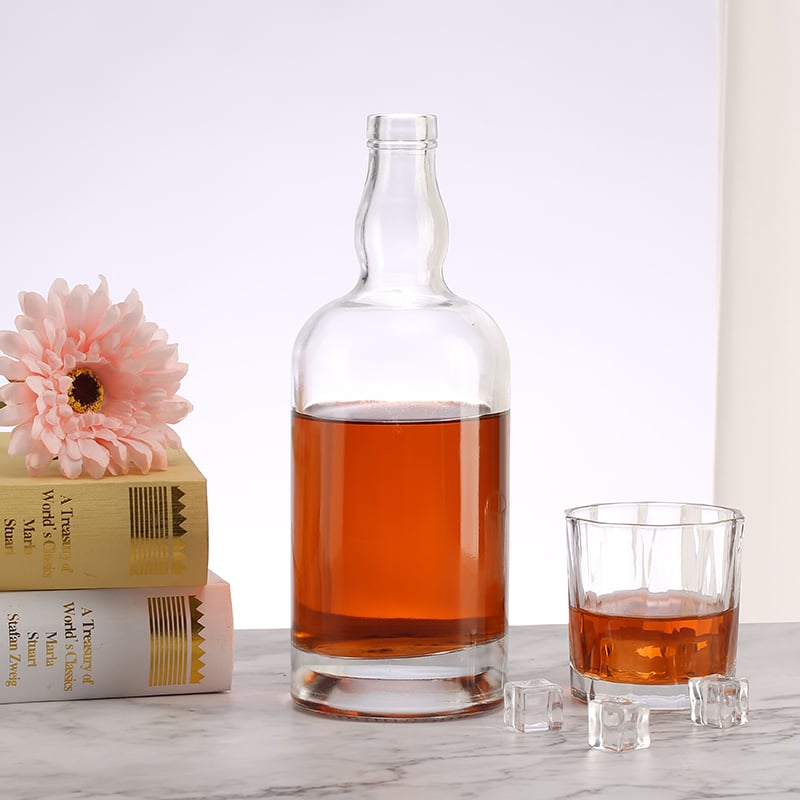 750 ml boce za alkohol podržava masovnu proizvodnju i opskrbu.