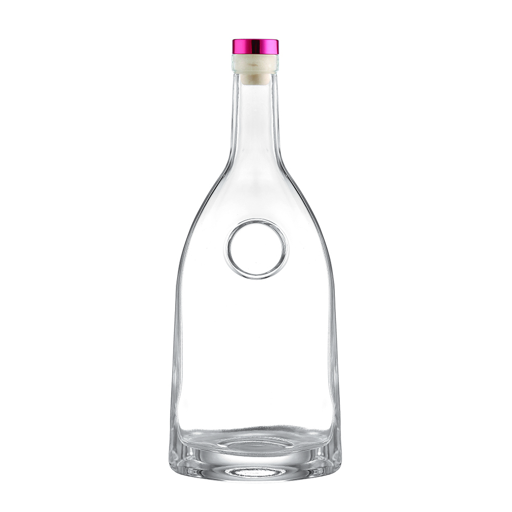 High-end crystal glass liquor bottles, spirit bottles in 700ml/750ml. Suitable for brandy, rum, tequila, whisky and other spirits. Support customization including logo, decal printing and engraving on the bottle body. Equipped with cork stoppers.