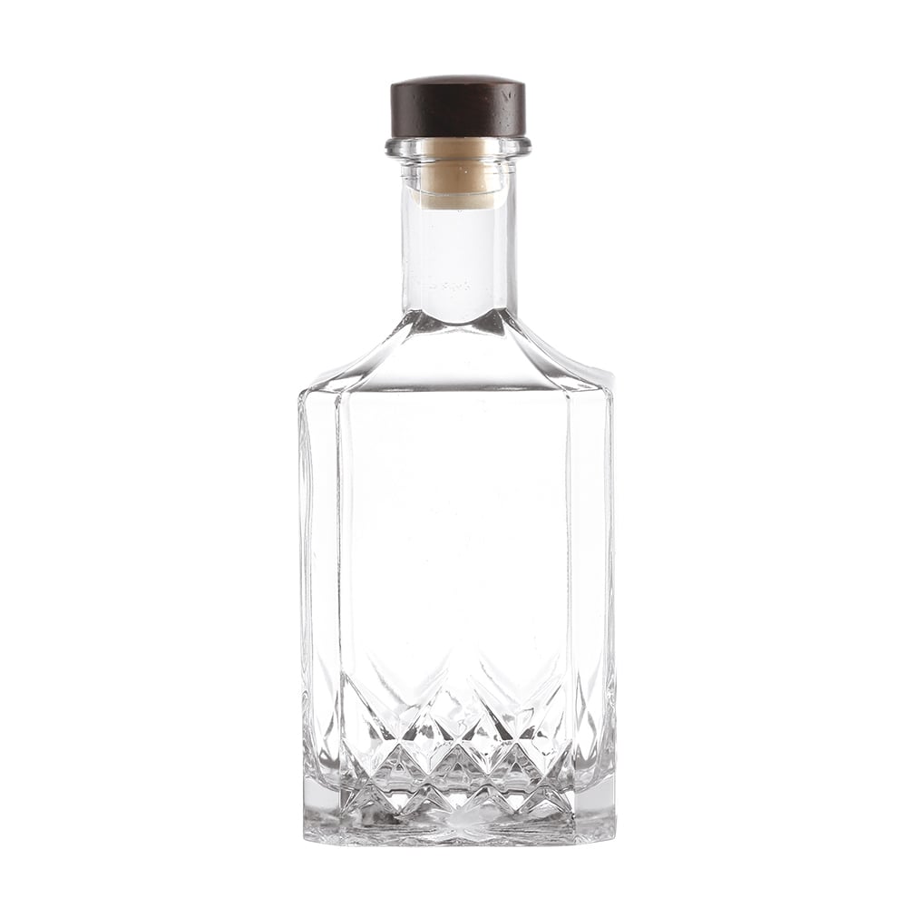 High-quality crystal glass liquor bottles 700mL / 750mL Suitable for whiskey, liqueur, tequila, vodka, brandy and other spirits. Bottle body can be personalized. Bottle mouth fits silicone stoppers / cork stoppers.
