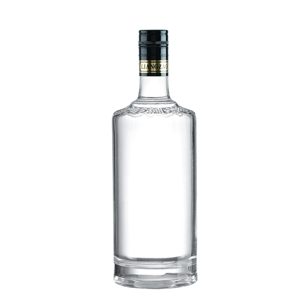 High-end crystal white glass empty liquor bottles, available in 700ml and 750ml, suitable for whisky, vodka, tequila and other spirits. Hot stamping is supported on the bottle body, and custom logos and patterns are available.