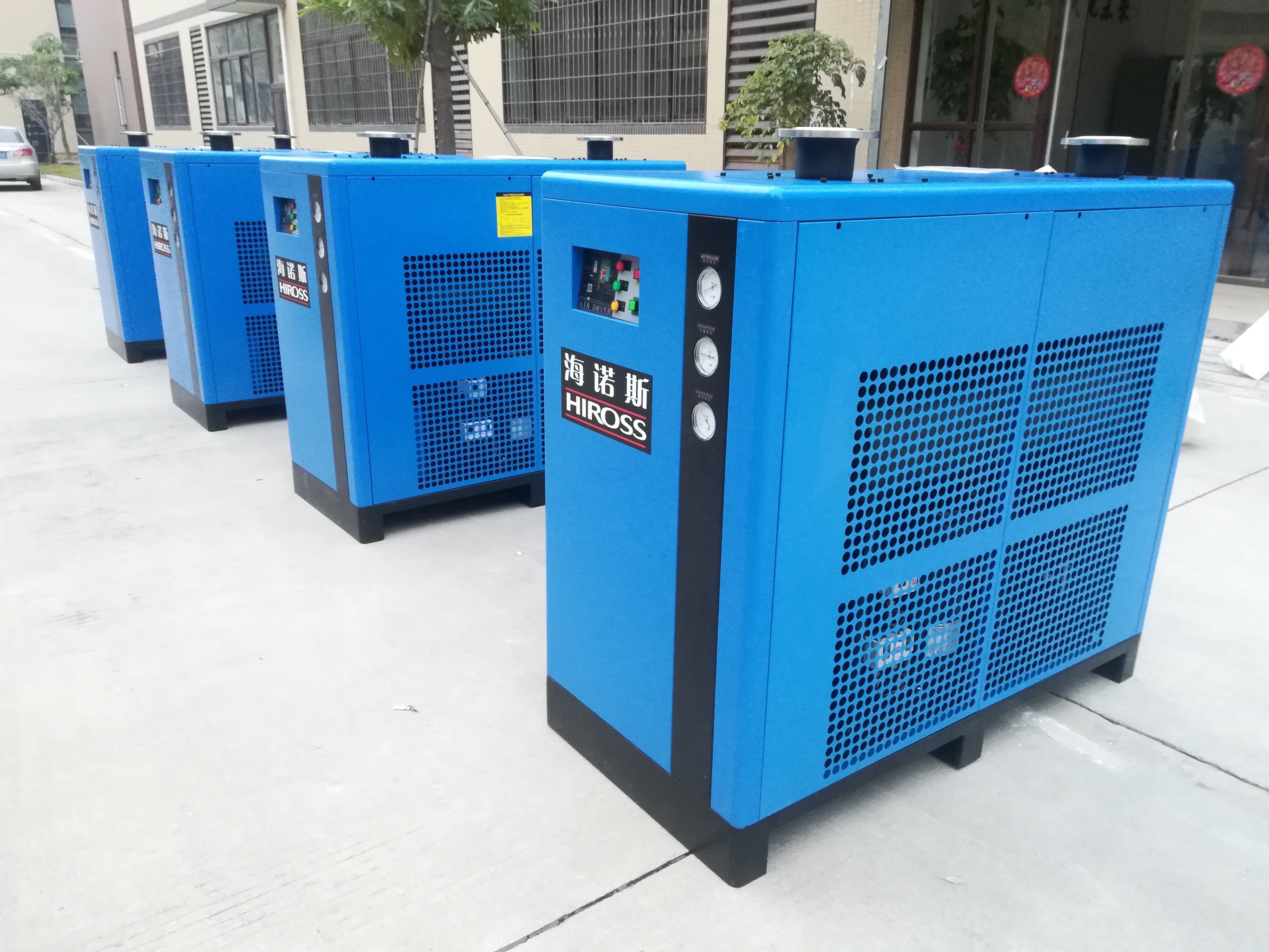 How Do Refrigerated Compressed Air Dryers Improve Product Quality and Efficiency?