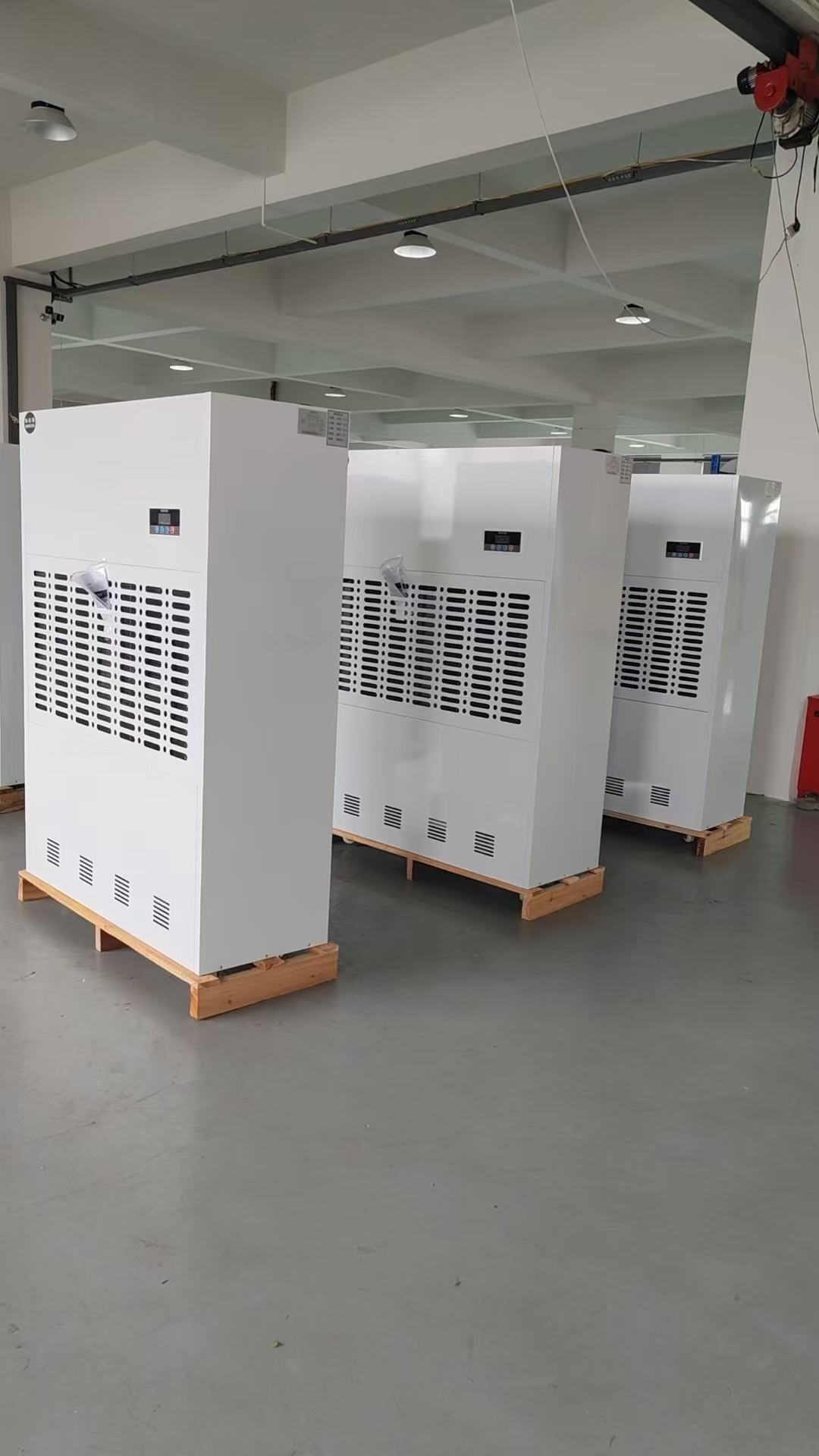 What Are the Benefits of Using Wall Mounted Dehumidifiers in Commercial Spaces?