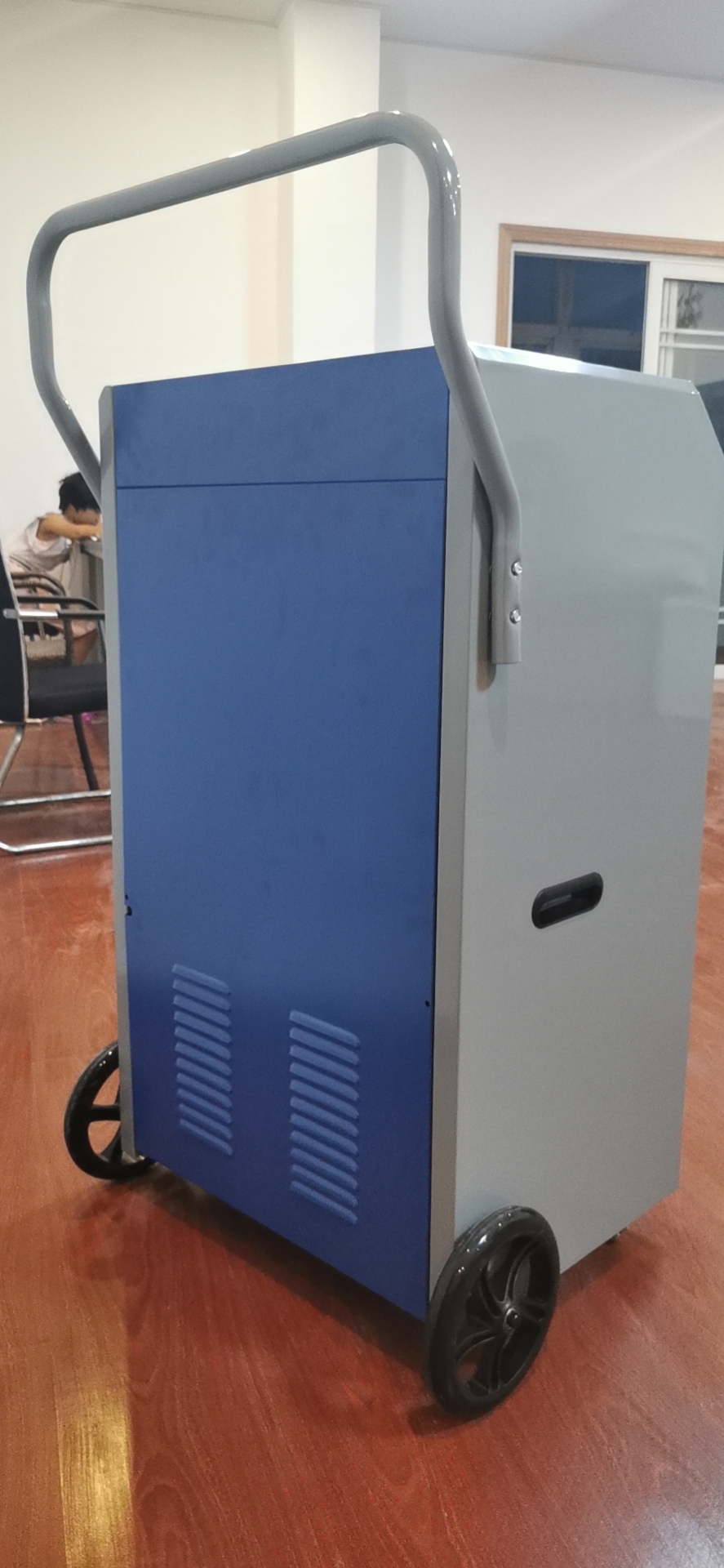 What Size Dehumidifier Do You Need for Your Business?