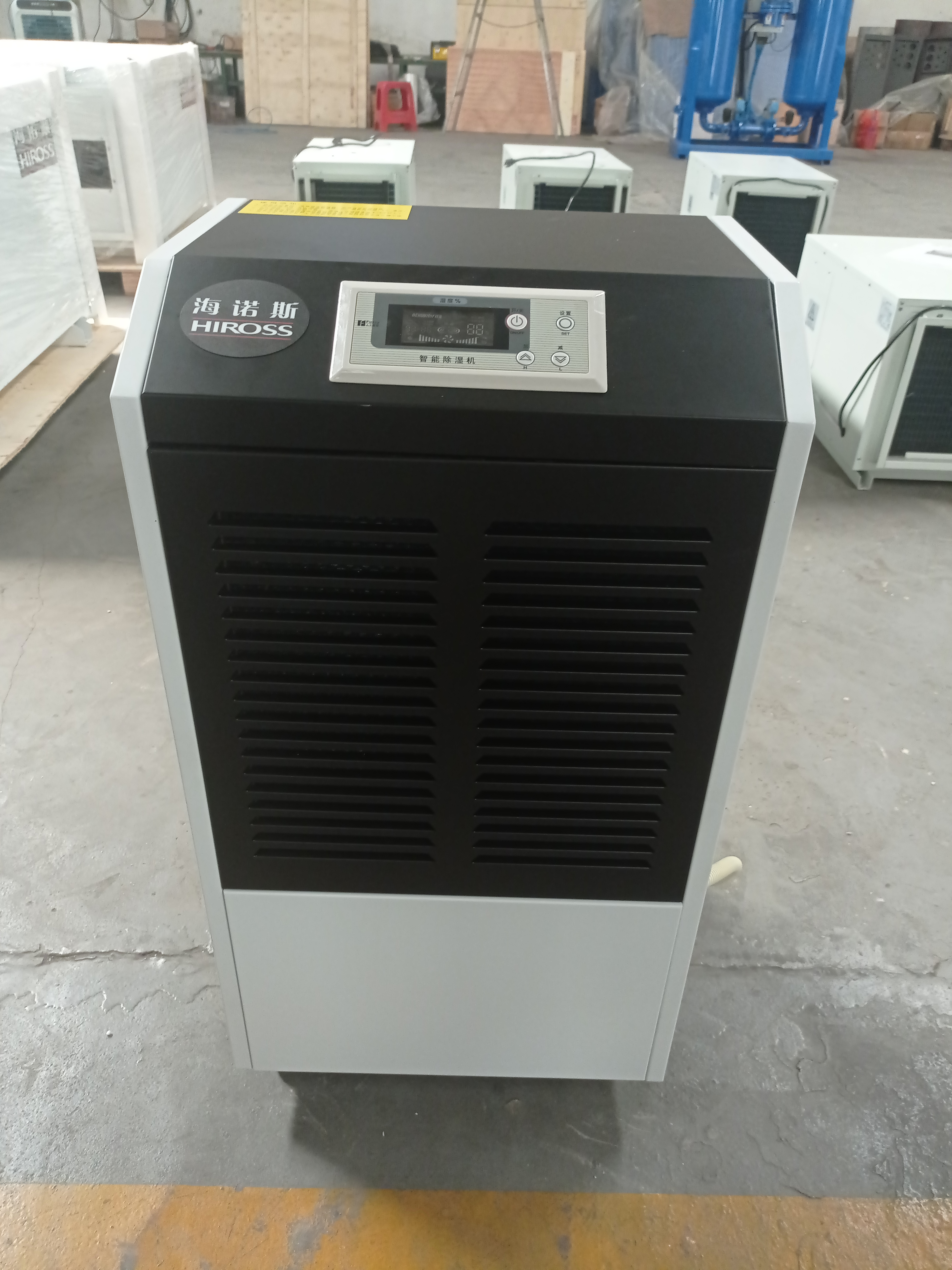 What Features to Look for in a High-Quality Industrial Air Dehumidifier?