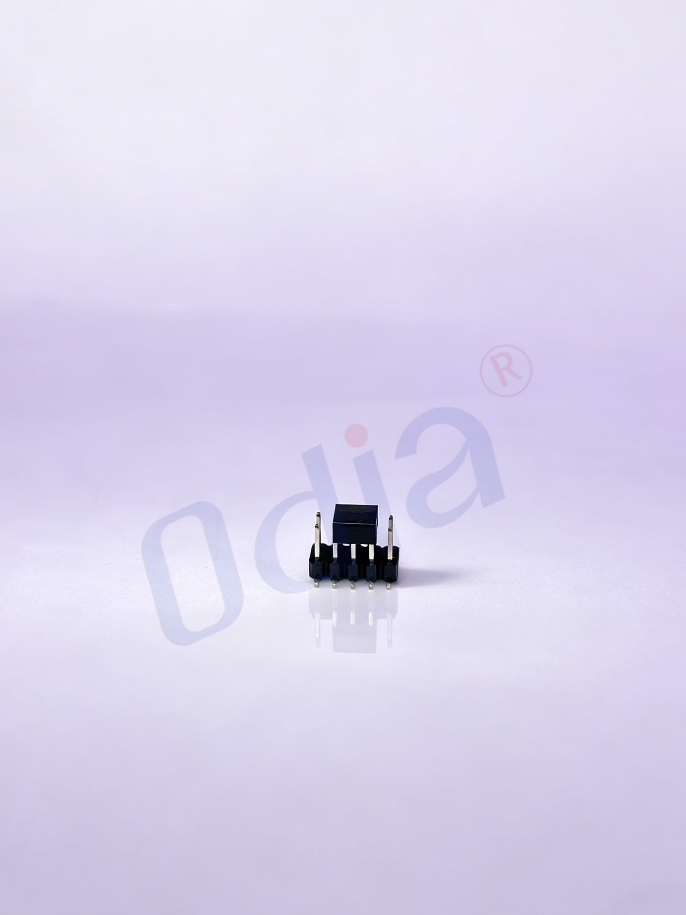 SMT zásuvný konektor s čtvercovým otvorem, dvojřadý 2 × 5P, rozměr 2,54 × 2,54 mm, jedna plastová izolace, přímý SMT typ, celková výška 11 mm, povlak zlata nebo cínu na 50 μ