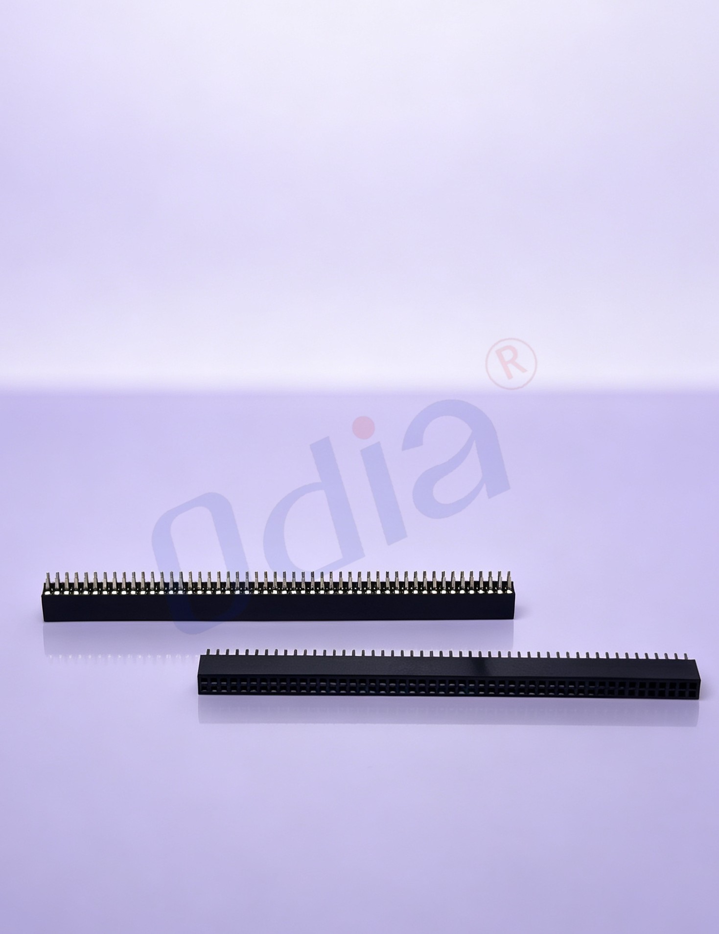 1,27 × 4,3 mm dvouradý přímý zásuvný konektor s čtvercovým tělem a 100 kontakty pro průchodní montáž, přímý typ DIP, vzdálenost kontaktů 2,4 mm, pouzdro z PA6T, povlakování zlato / cín nad podvrstvou niklu tloušťky 50 μm