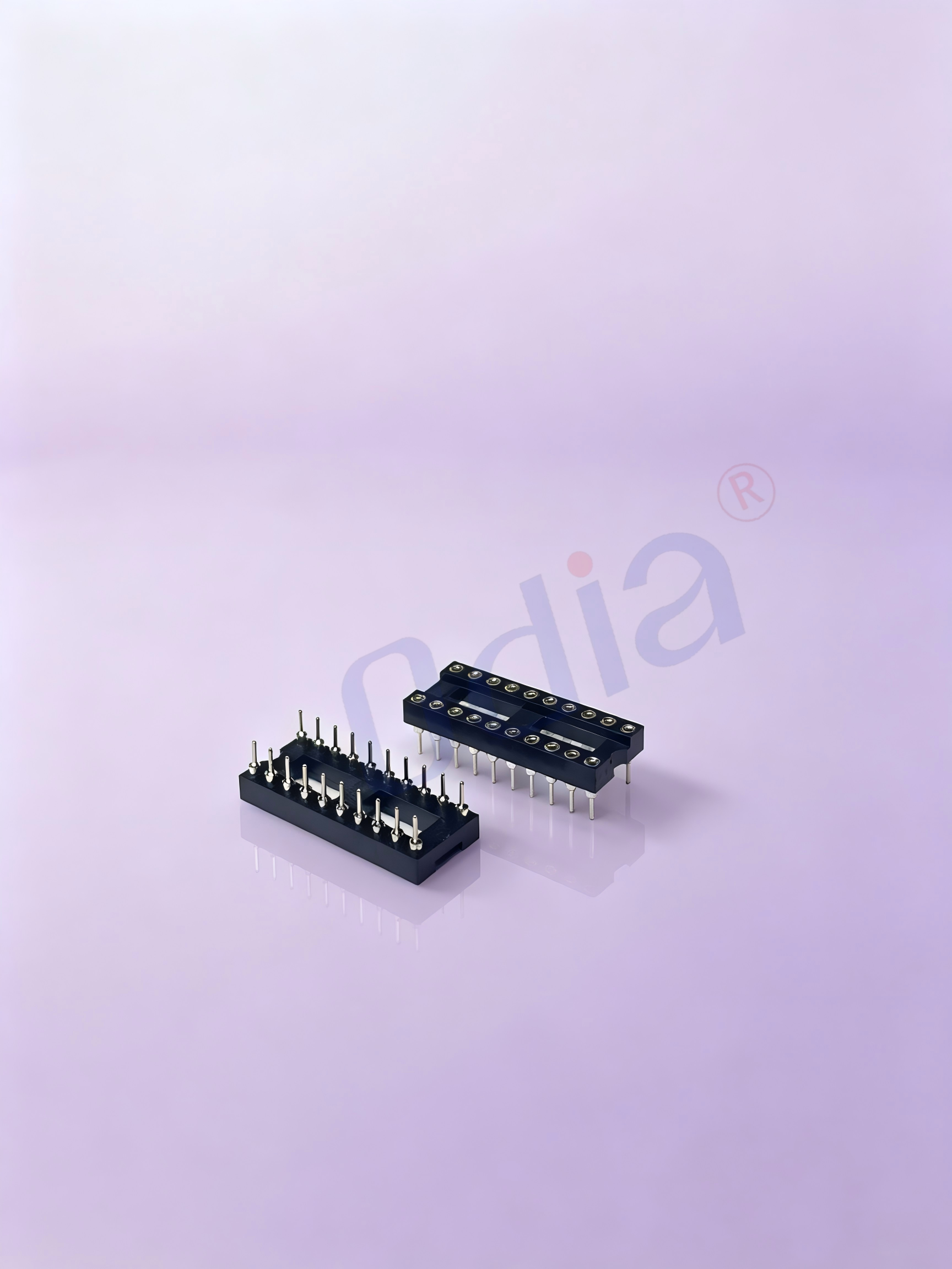 iC zásuvka s kruhovými otvory 2,54 × 3,0 mm, dvouradá 2 × 10P, celková délka 7,43 mm, čtyřzubý kontakt 1,12 × 2,1 mm, povlakov: zlatý uvnitř, cínový vně, pouzdro z PPS