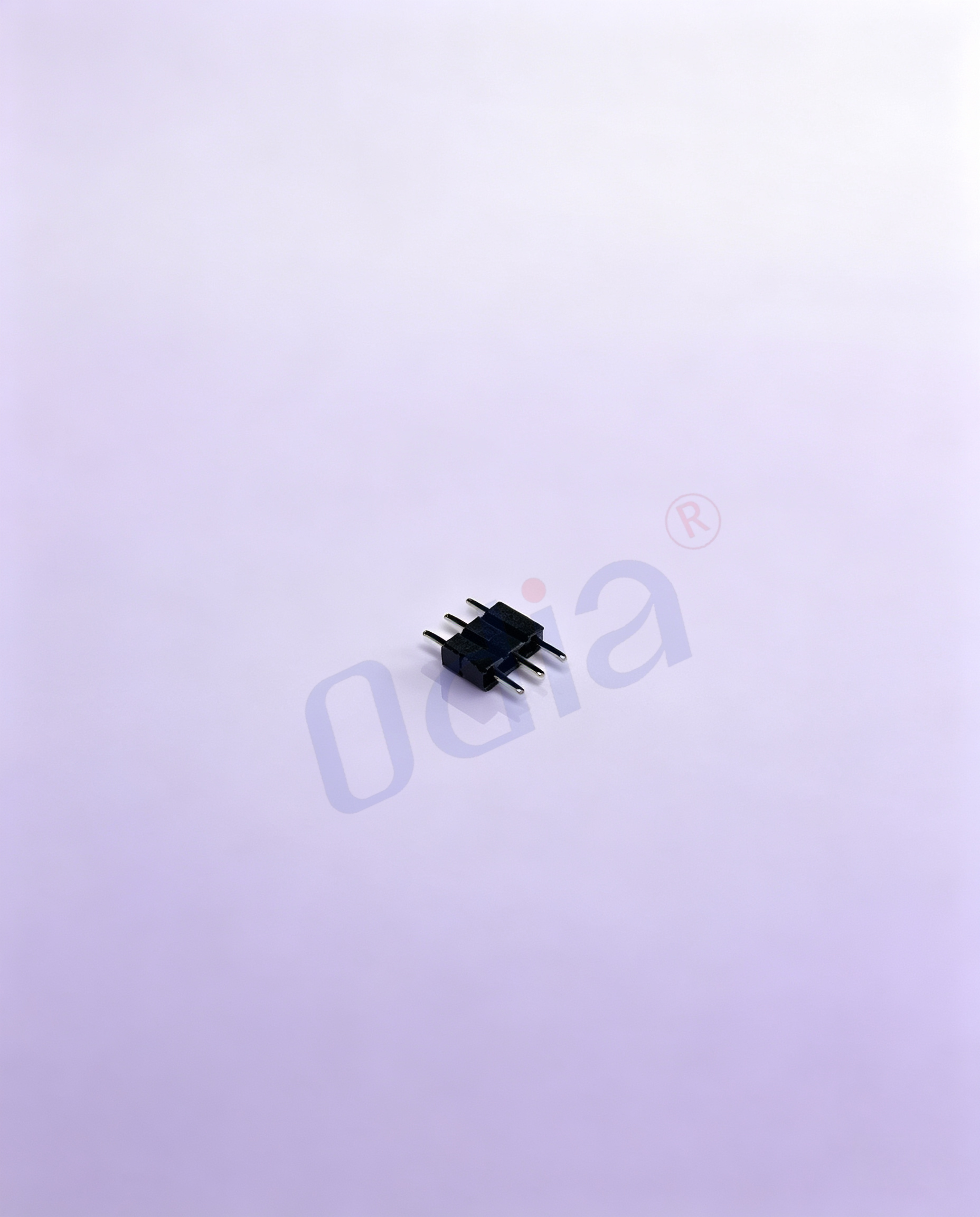 Přímý kolík s čtvercovým otvorem pro zásuvnou hlavu, 2,54 × 2,54 mm, jednoradý, 1 × 3P, jedna plastová izolace, orientace 180°