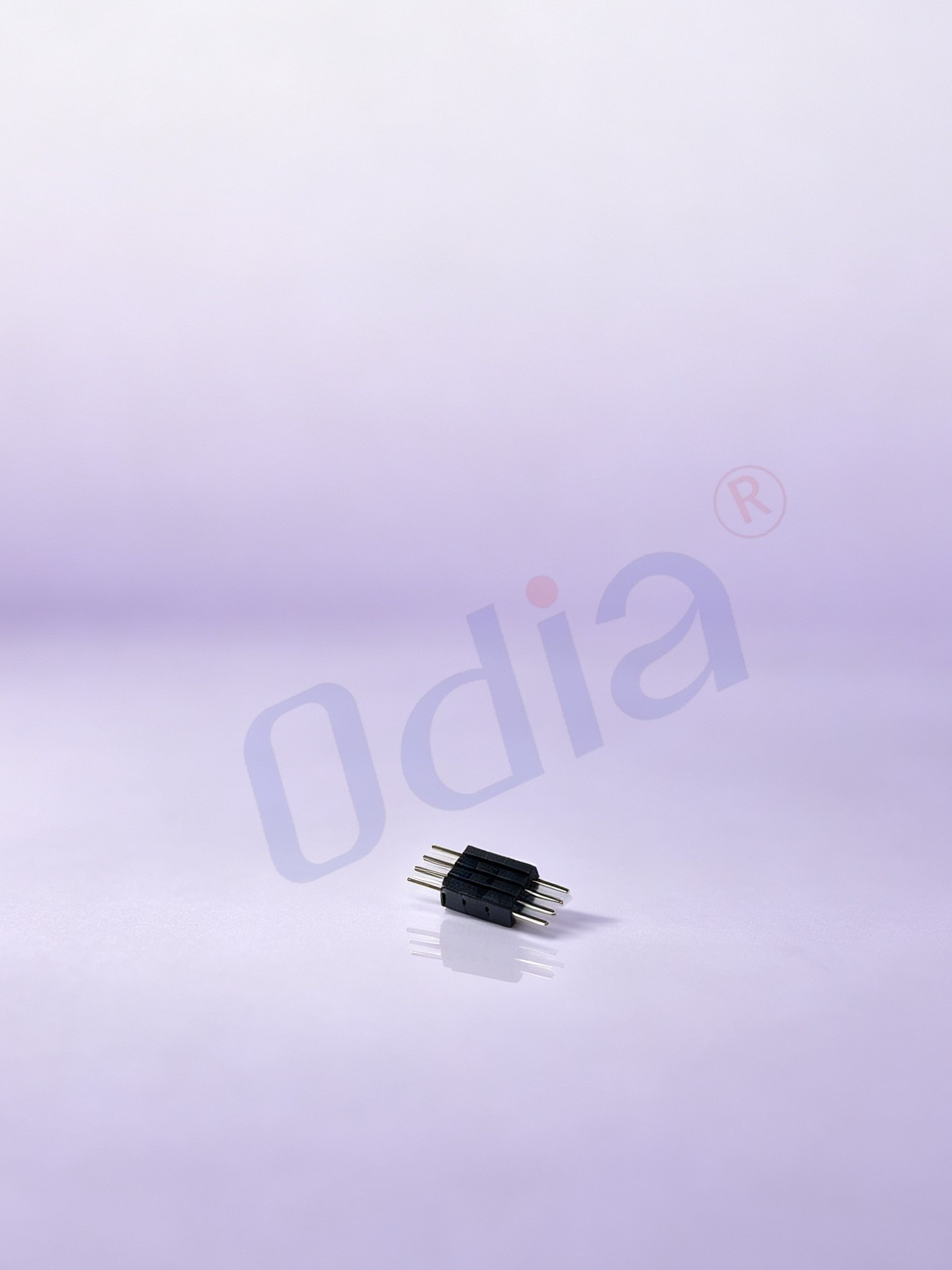 Přímý kolík s čtvercovým otvorem, 1,27 × 6,5 mm (2,0 + 2,0 + 2,5 mm), jednořadý, 1 × 4P, izolátor ze tří vrstev plastu, orientace 180°