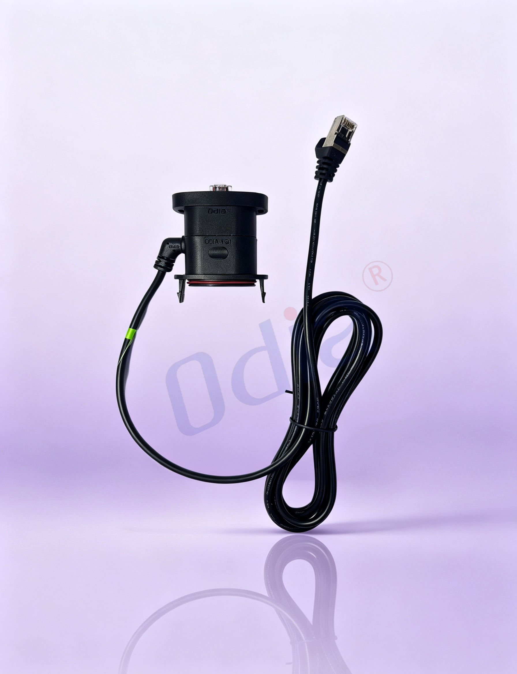 Komunikační kabel Sungrow RJ45 2-v-1 s integrovanou tištěnou spojovací deskou: na jednom konci je deska s kombinovanými RJ45 zástrčkami typu „male“ i „female“, na druhém konci je ukončen síťovým portem JD8P pro průmyslové použití.