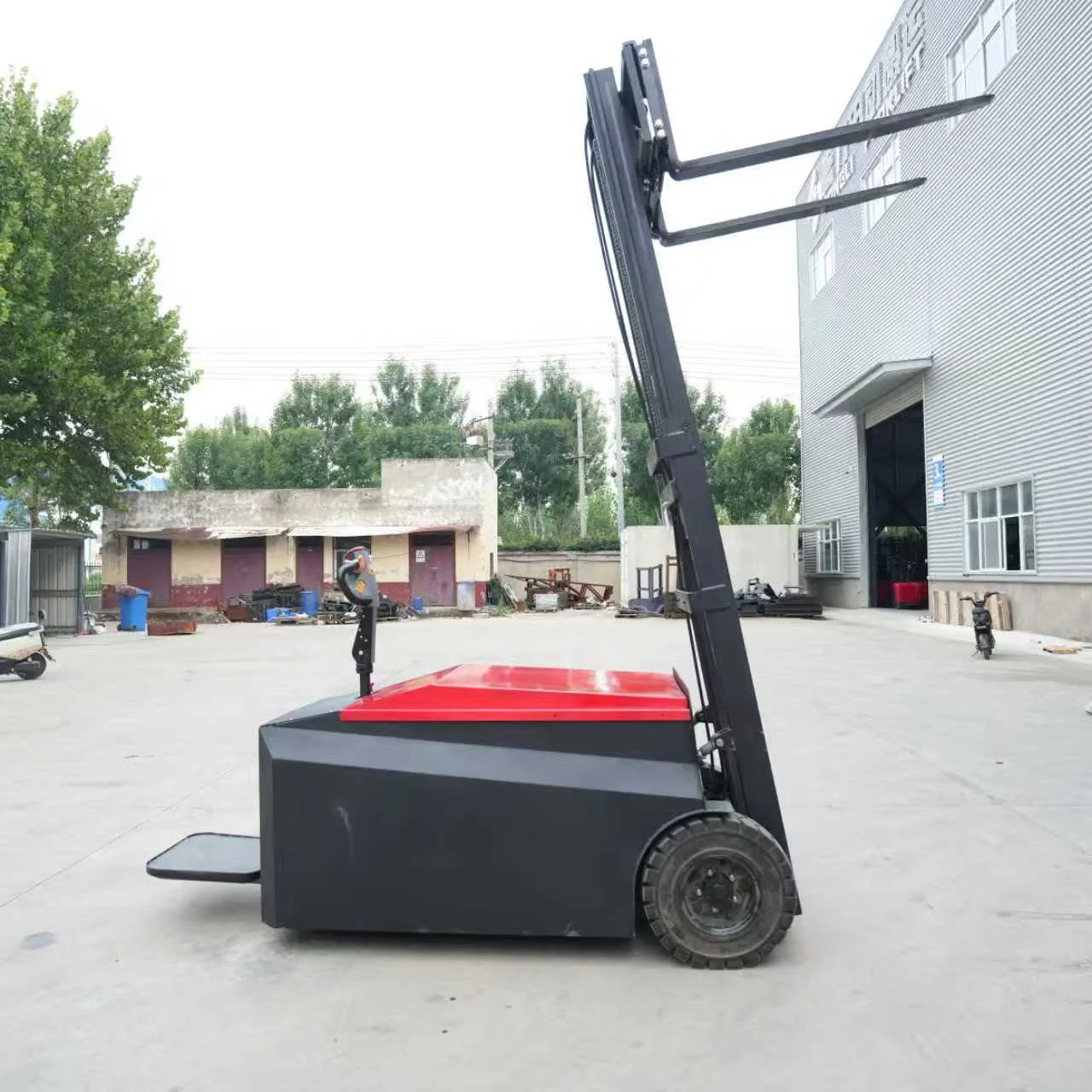 2 Ton Electric Three Wheel Counterbalance Forklift