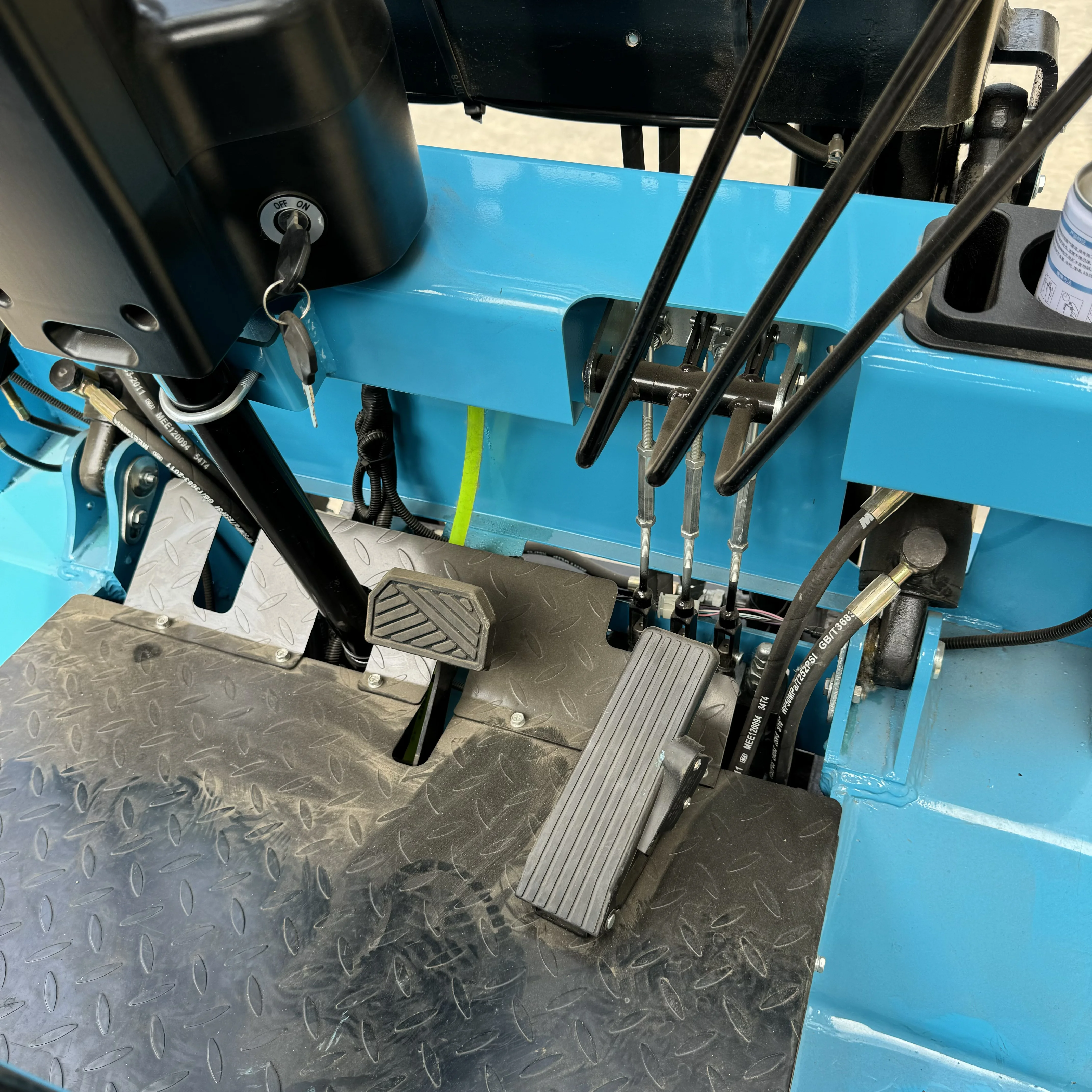 Carrello elevatore elettrico efficiente da 3 tonnellate per prestazioni ottimali