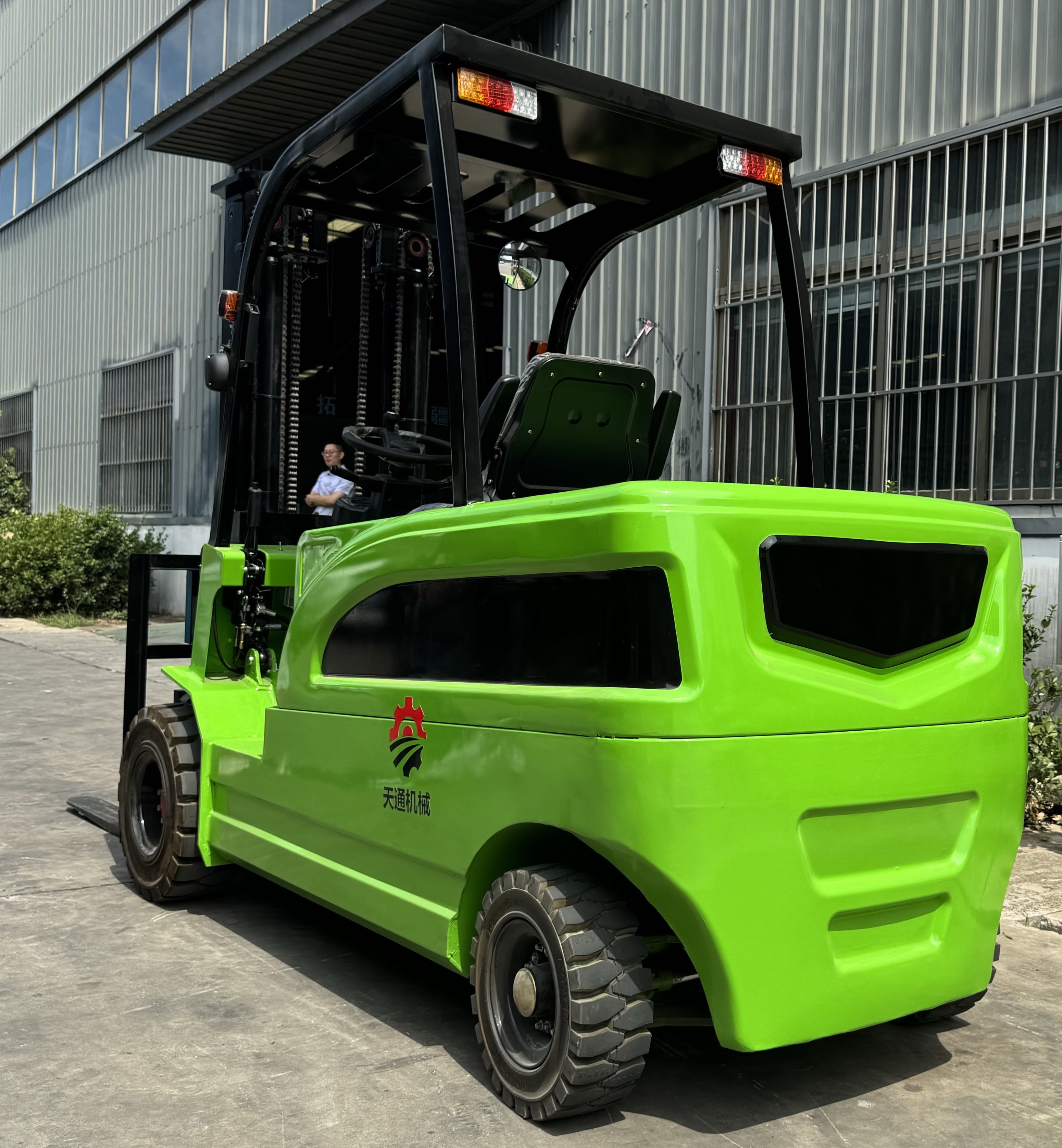 Premium EP Electric Forklifts for Your Business Needs