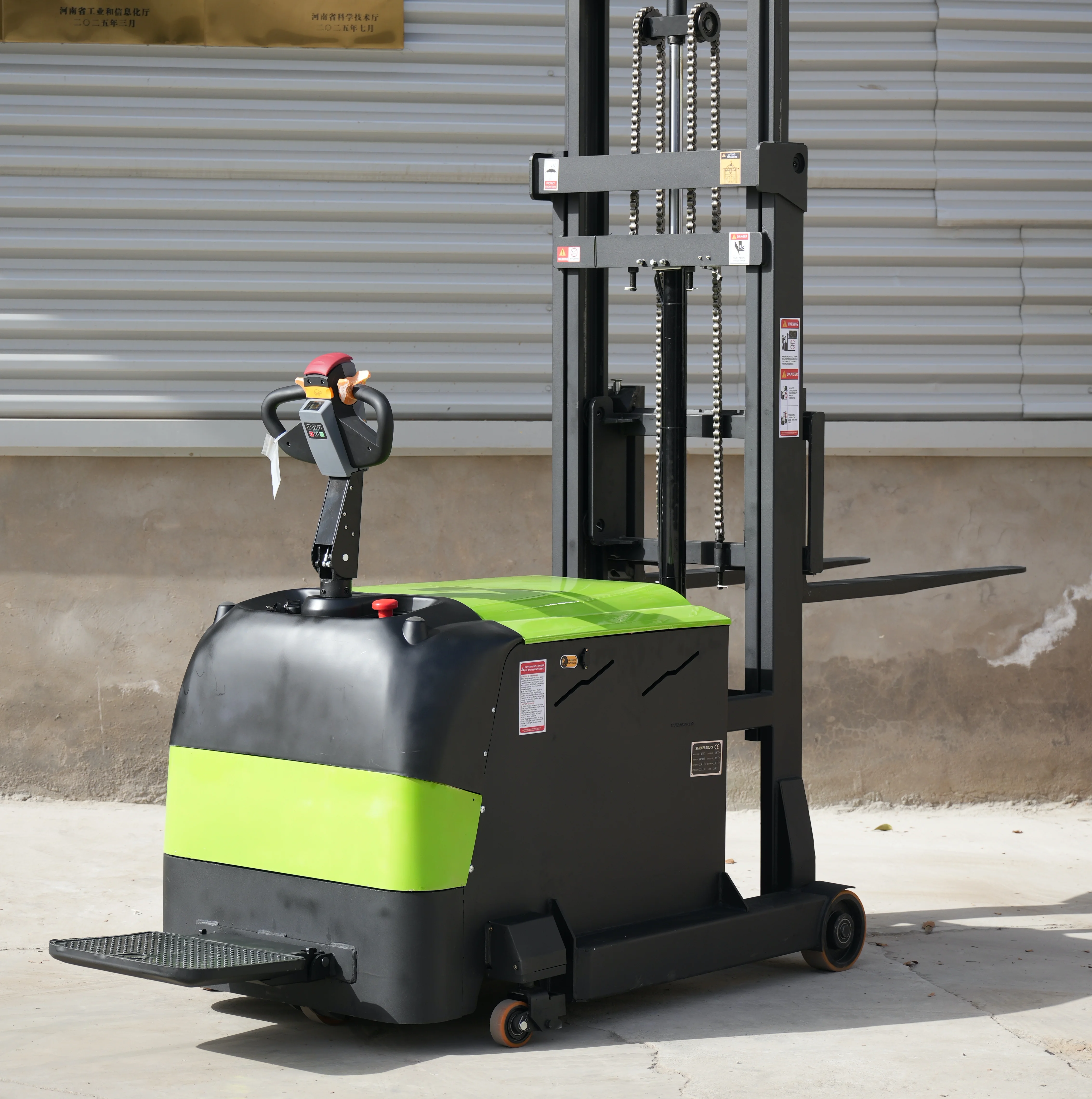 High-Performance Electric Pallet Stacker Forklift for Efficient Material Handling