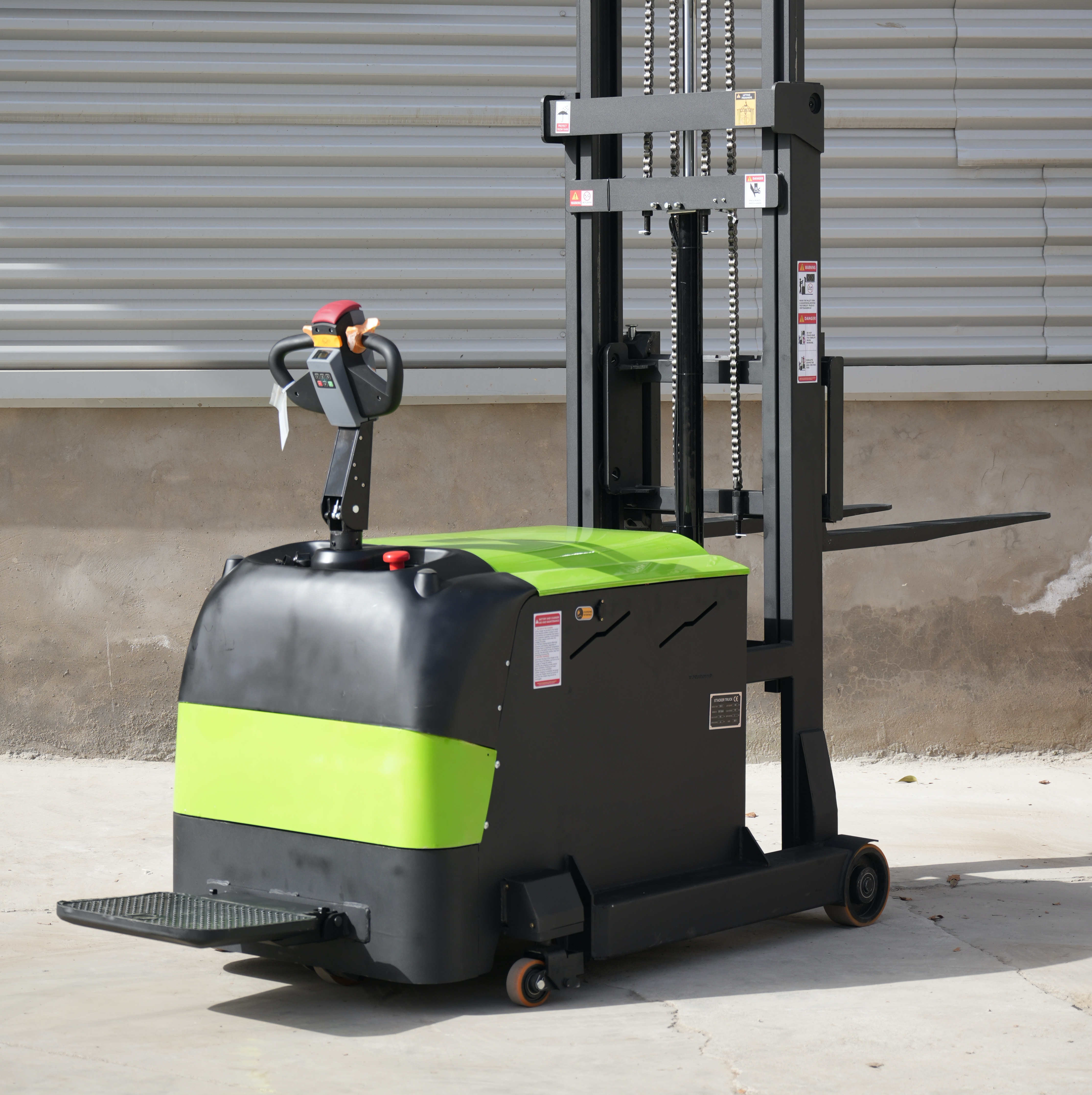Mga Epektibong Forklift na Elektriko para sa Pagmamaneho ng Pallet para sa Modernong Pag-iimbak