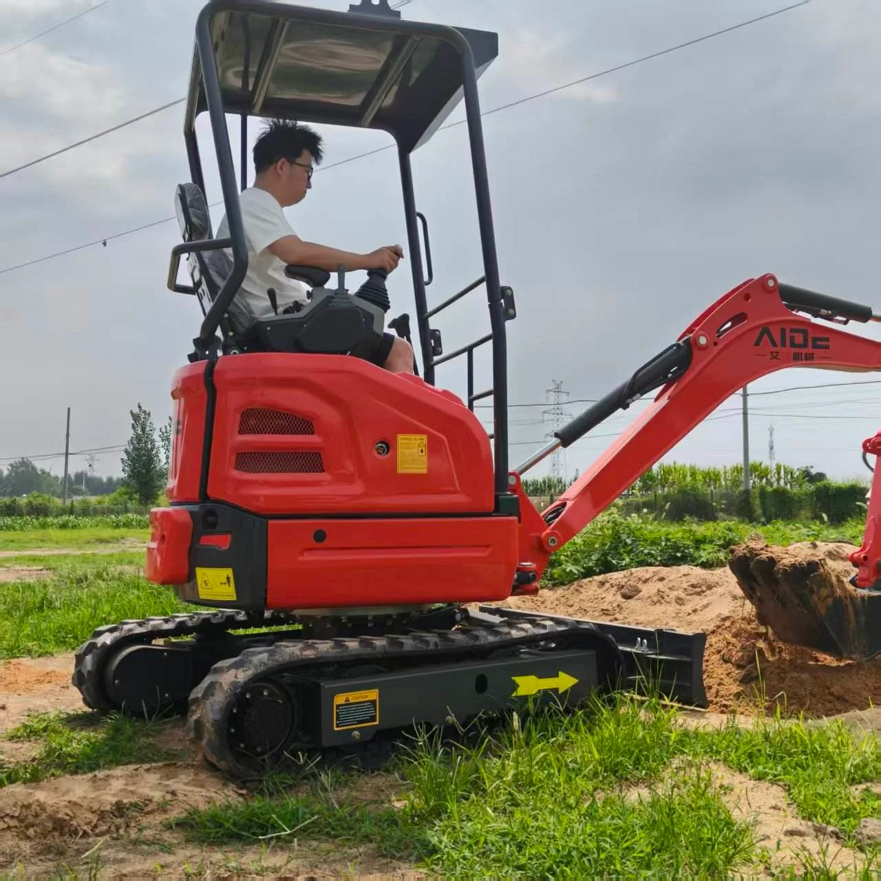 Excavadora compacta de alto rendimiento con cuchara para todas sus necesidades de excavación