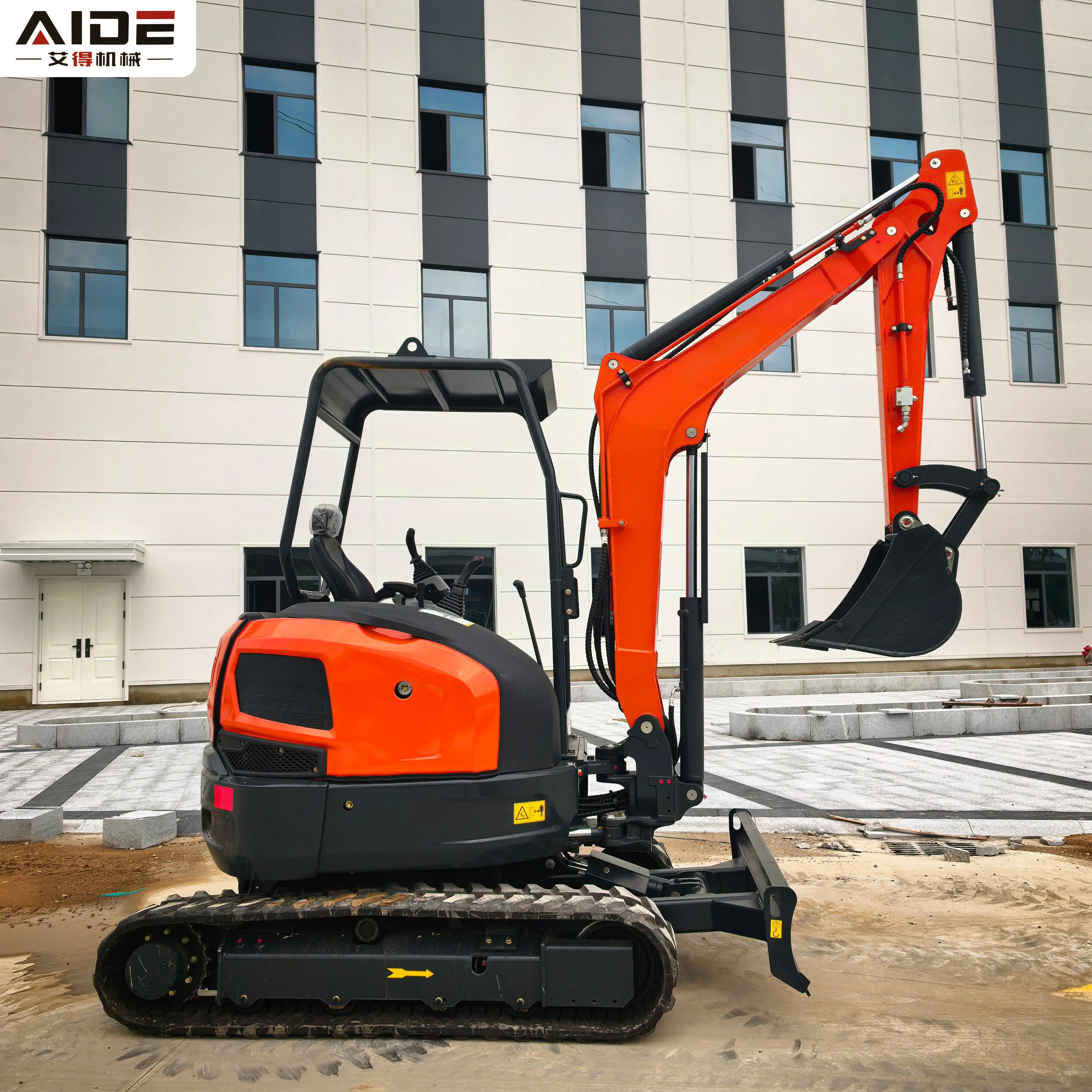 Mini-excavator compact de înaltă performanță pentru aplicații diverse