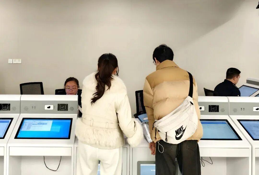 5Yuhao Wantong Helps Jin'an District Government Service Center Build a New Benchmark for Smart Government Service Hall.jpeg