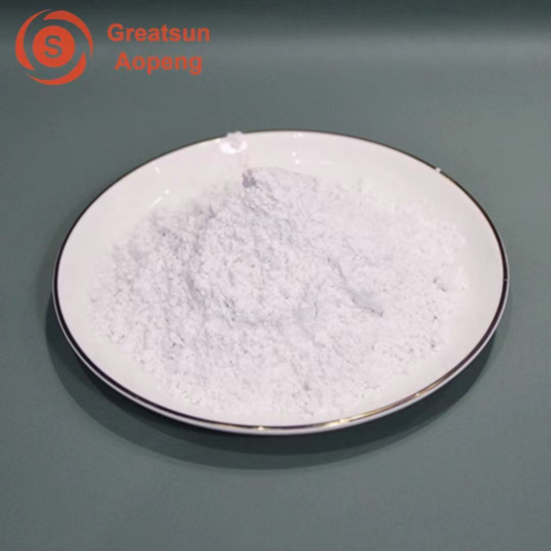 Como a alumina calcinada reativa melhora o desempenho do produto?