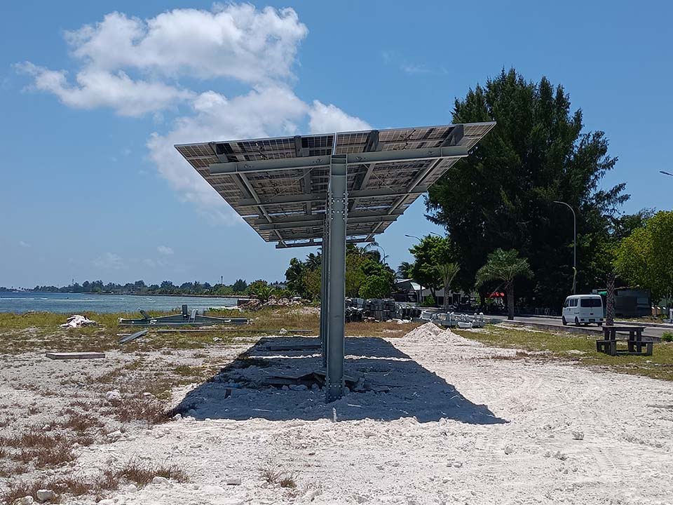Solar carport case: Photovoltaic carport for sightseeing vehicles in Maldives tourist area