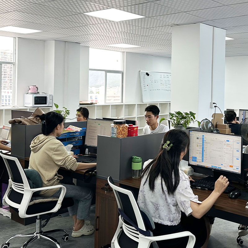 Các tiêu chí hiệu suất nào cần được đánh giá trong ứng dụng nhãn dán cắt khuôn?