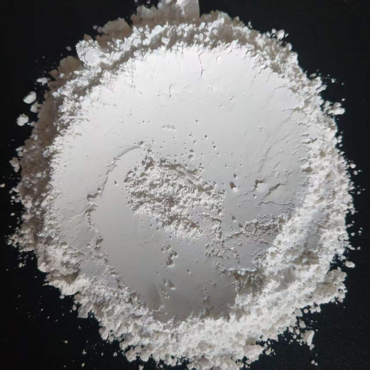 High purity calcium carbonate powder for industrial mineral distributors.