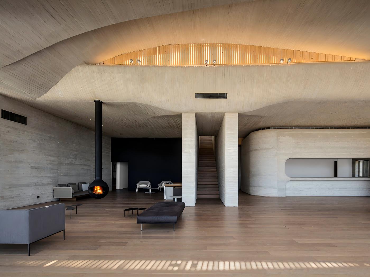 What Is a Suspended Fireplace? A Complete Guide to Design, Types & Applications