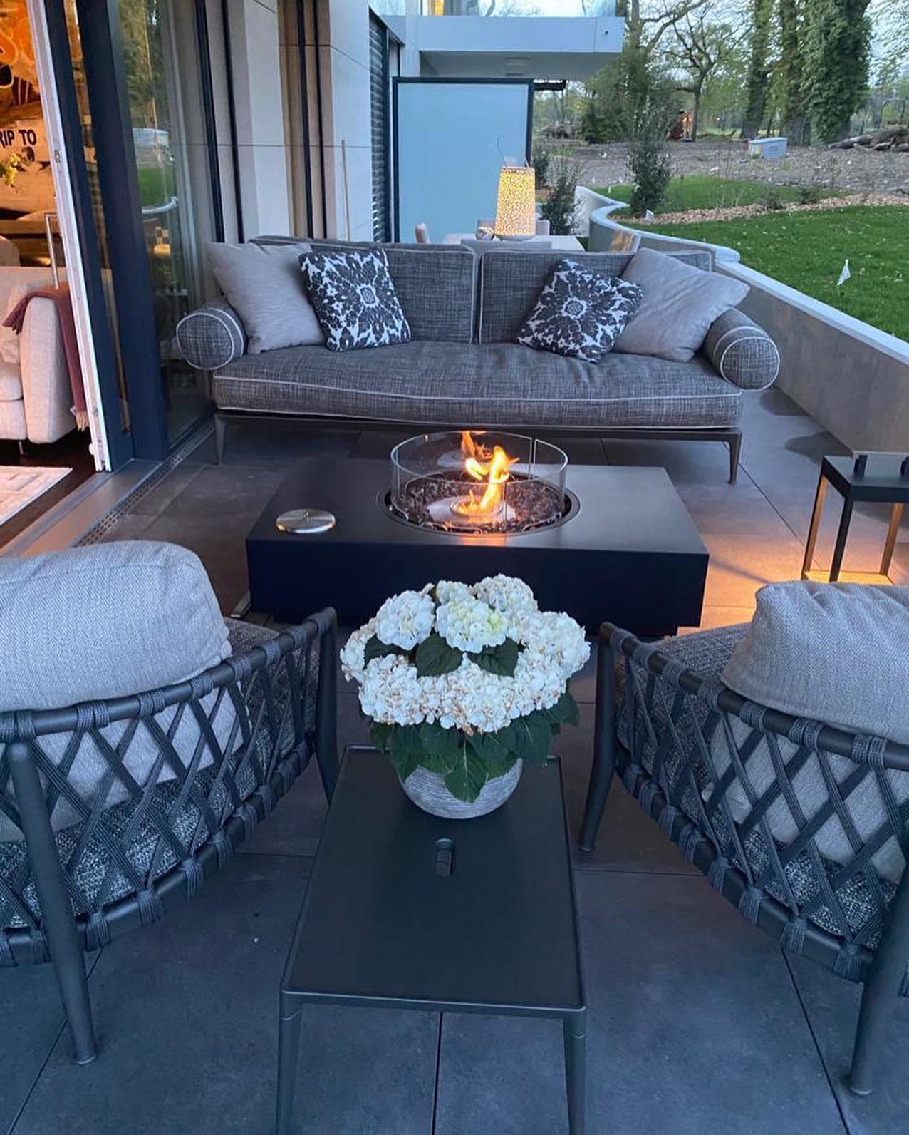Where Can You Buy Inset Electric Fireplaces in Bulk for Your Business?
