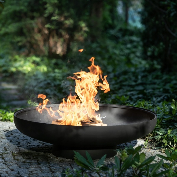 How Outdoor Fireplaces Enhance Your Backyard Experience
