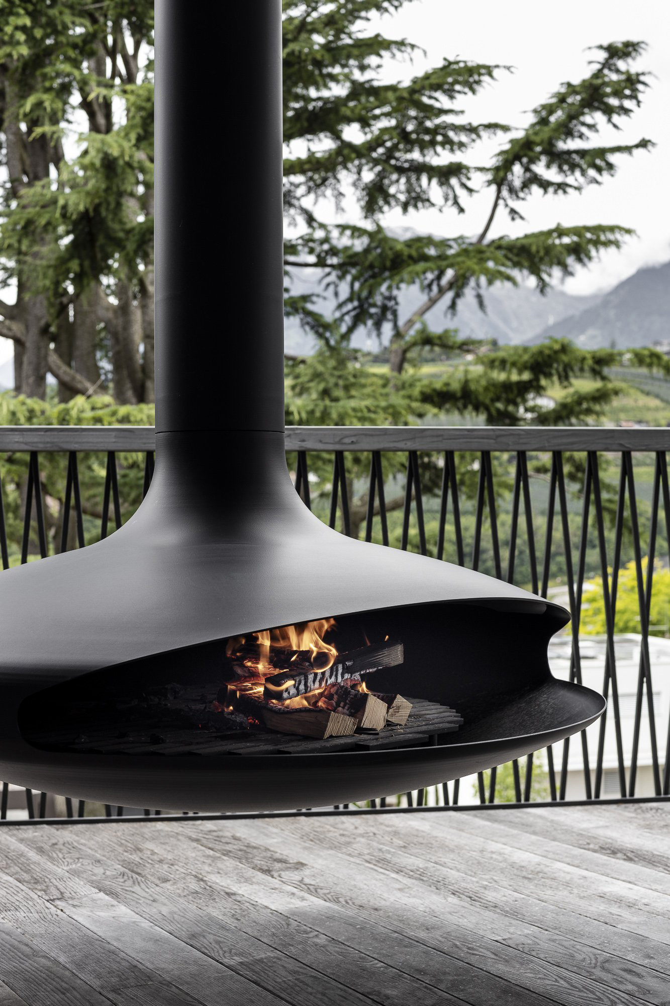 Where to Buy High-Quality Corner Fireplaces for Your Retail Business